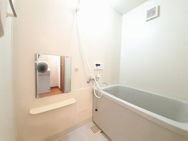 ムーラン・ルージュⅡの浴室|お風呂で日々の疲れを落としましょう