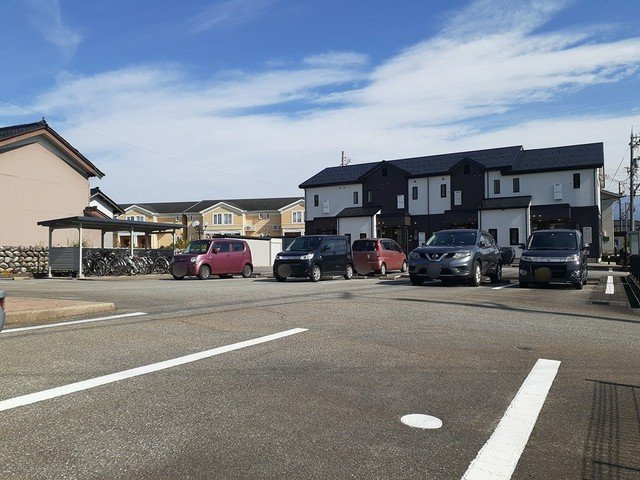 ル・ファミーユＡの駐車場|駐車場です