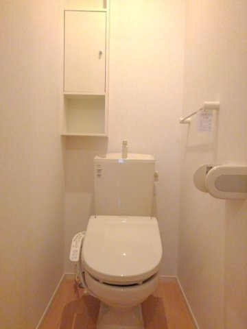 シャンティＢのトイレ|ゆったりとした空間のトイレです