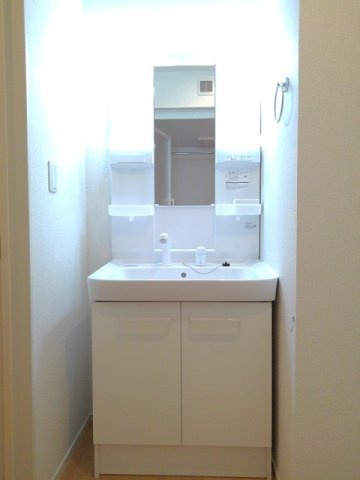 シャンティＢの洗面所|スペースが確保できる洗面所です