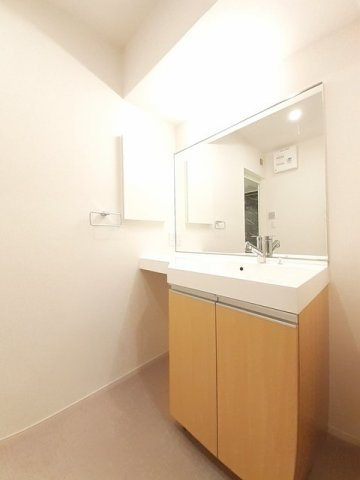 グランリーオ・Ｒ　Ⅷの洗面所|忙しい朝には欠かせない洗面所です