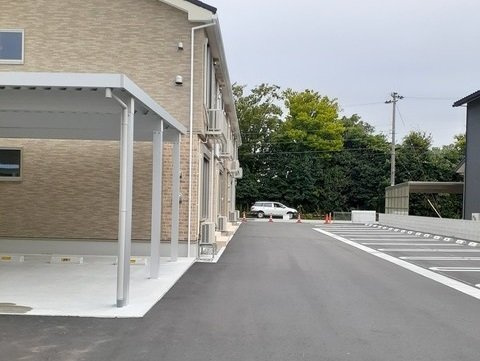 グランリーオ・Ｒ　Ⅷの駐車場|車をお持ちの方に嬉しい駐車場付きの物件です