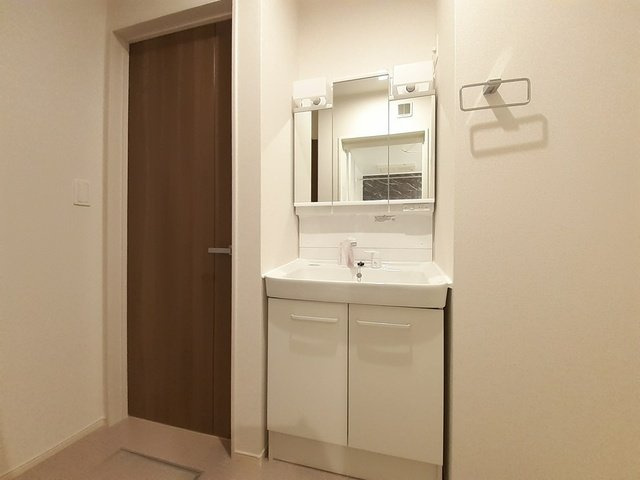 セレンディピティの洗面所|スペースが確保できる洗面所です