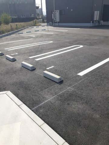 ル　オリヴィエ　Ⅰの駐車場