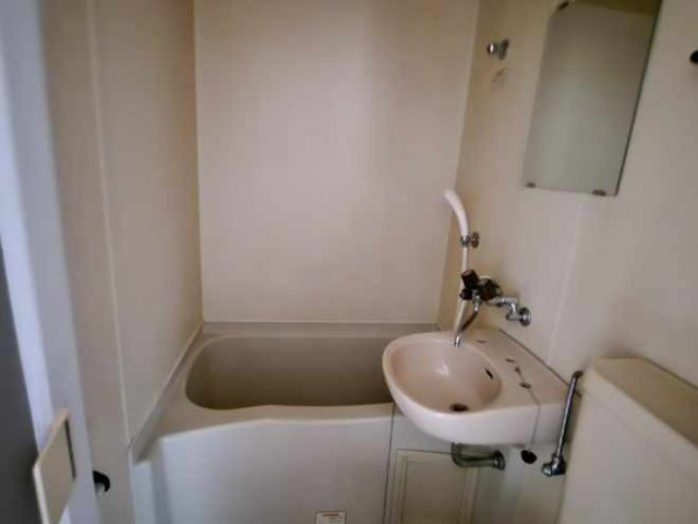 レオパレス岡崎公園の浴室|実際のお部屋と異なる場合がございます。