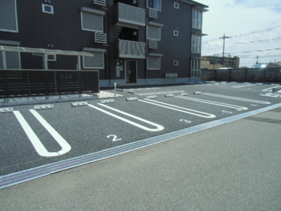 【駐車場】 | プリエール | 駐車場