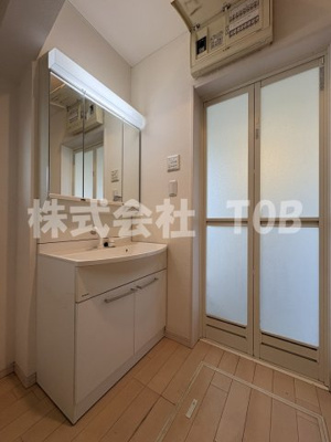 【独立洗面台】 | SHUKURA白糸台1号棟 | 1F　3面鏡シャンプードレッサー※クリーニング完了前※