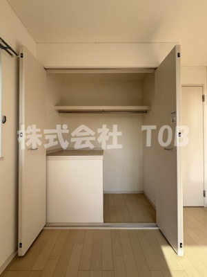 【収納】 | SHUKURA白糸台1号棟 | 2F　洋室5.5帖　収納※クリーニング完了前※