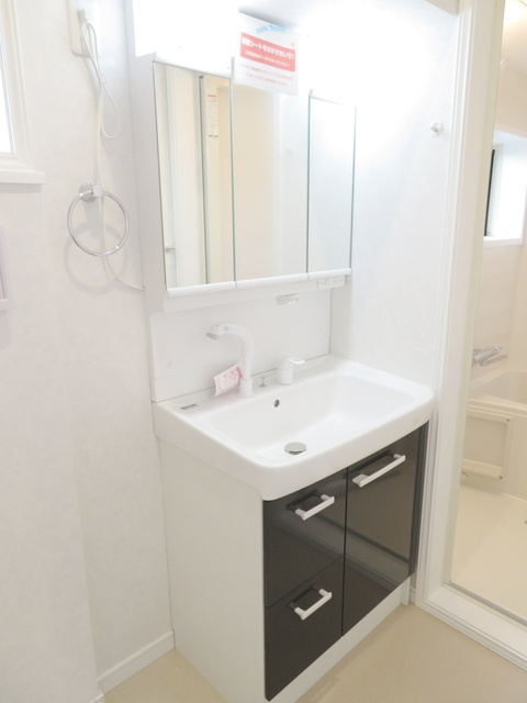 三鷹市井口５丁目のアパートの洗面所