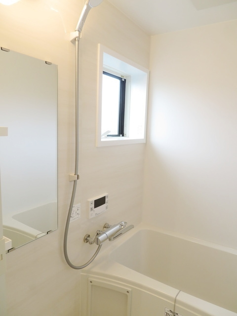 三鷹市井口５丁目のアパートの浴室