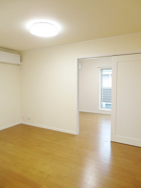 三鷹市井口５丁目のアパートの居間・リビング