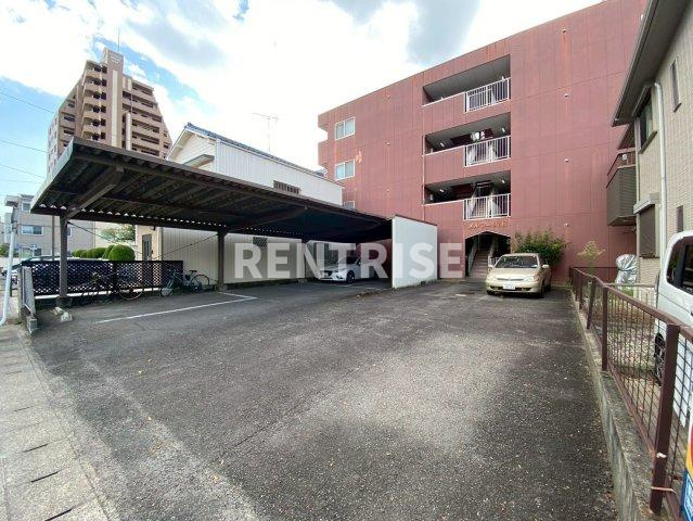 メルシー寿Eの駐車場