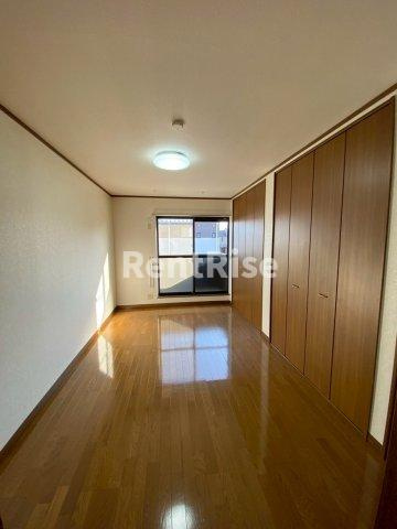 ファミーユ2000の居間・リビング