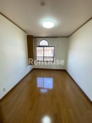 ファミーユ2000の居間・リビング