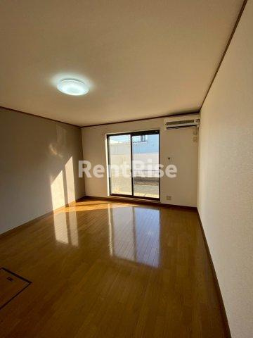 ファミーユ2000の居間・リビング