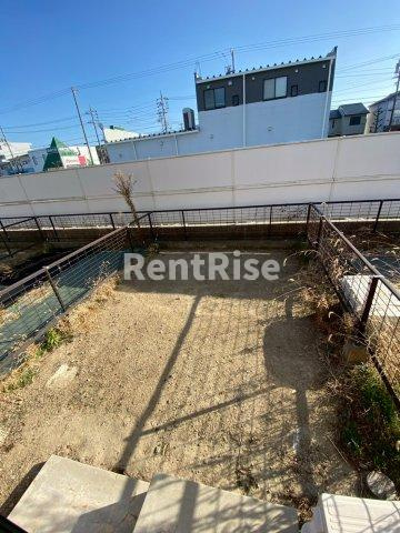 ファミーユ2000の庭