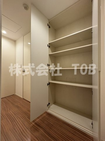 【収納】 | パークシティ浜田山Ｄ棟-再契約型定期借家- | ホール　収納②