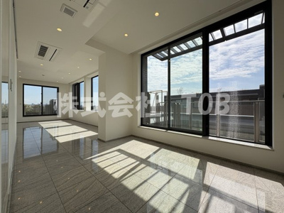 【居間・リビング】 | パークシティ浜田山Ｄ棟-再契約型定期借家- | LD27.8帖