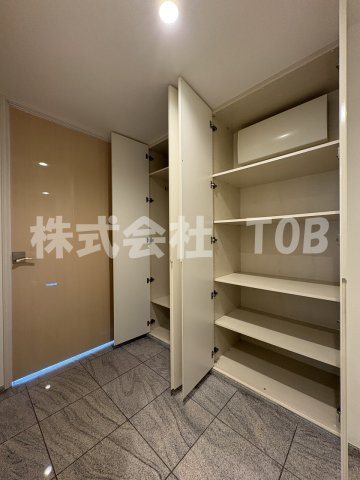 【収納】 | パークシティ浜田山Ｄ棟-再契約型定期借家- | 廊下　収納①