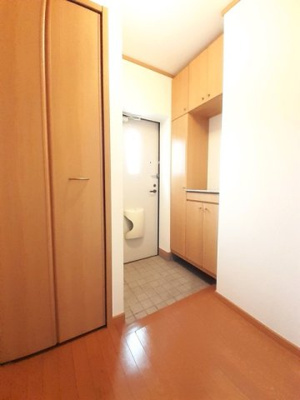 【玄関】 | ユウ・フォーリアＢ