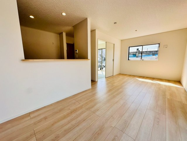 ♥♥宜野座村漢那第2-2号棟（全４棟）の居間・リビング|使いやすい居間です