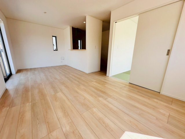 ♥♥宜野座村漢那第2-2号棟（全４棟）の居間・リビング|使いやすい居間です