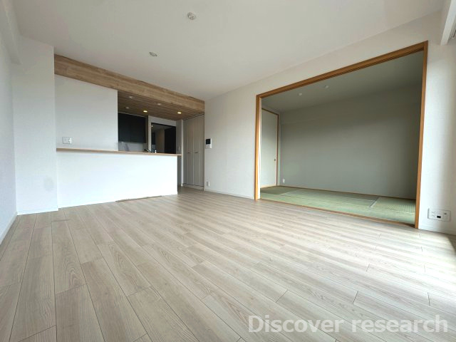 パークウエスト東京イーストブロックC棟の居間・リビング|【LDK（約15.0帖）】