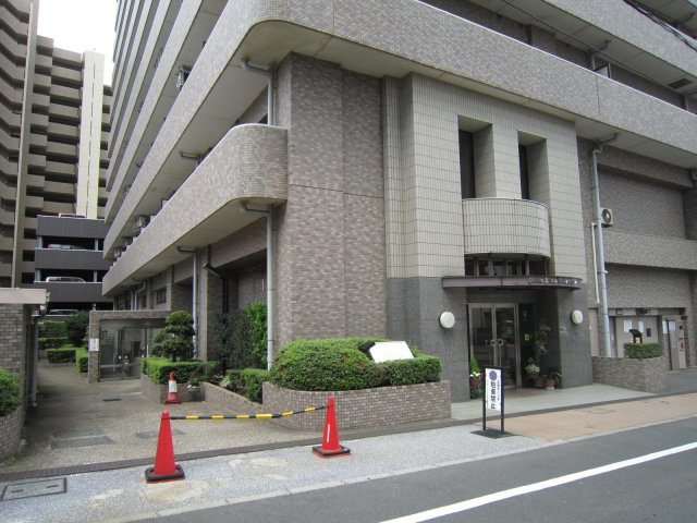 ライオンズプラザ所沢のエントランス