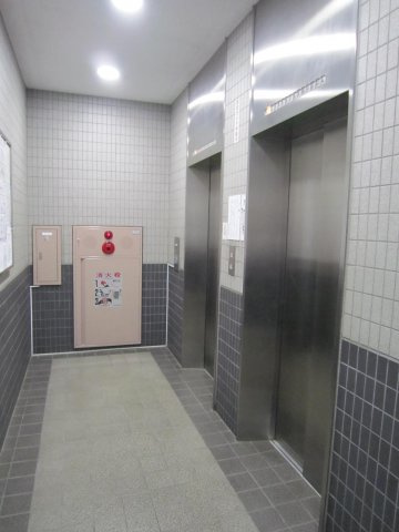 ライオンズプラザ所沢のエントランス