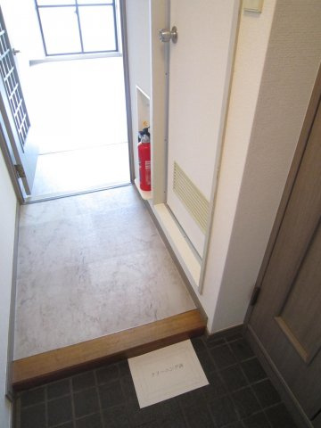 ライオンズプラザ所沢の玄関