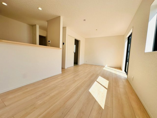 ♥♥宜野座村漢那第2-3号棟（全４棟）の居間・リビング|ゆったり過ごせるリビングです