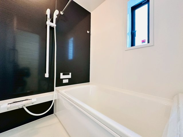 ♥♥宜野座村漢那第2-3号棟（全４棟）の浴室|落ち着いた空間のお風呂です