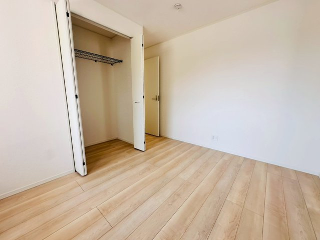 ♥♥宜野座村漢那第2-3号棟（全４棟）の洋室|コンパクトで使いやすい洋室です