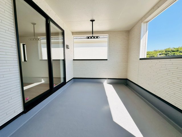 ♥♥宜野座村漢那第2-3号棟（全４棟）のバルコニー|外からの目が気にならないバルコニーで洗濯物が干せます