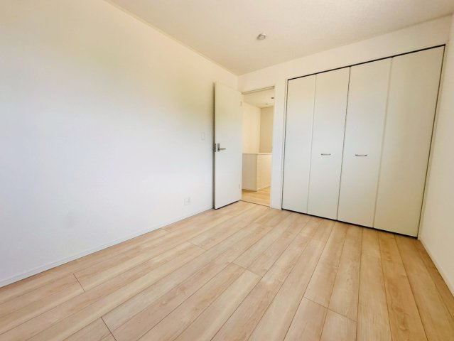 ♥♥宜野座村漢那第2-3号棟（全４棟）の洋室|明るい洋室です