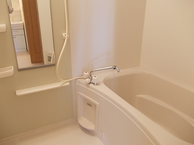 フォーリーフCの浴室