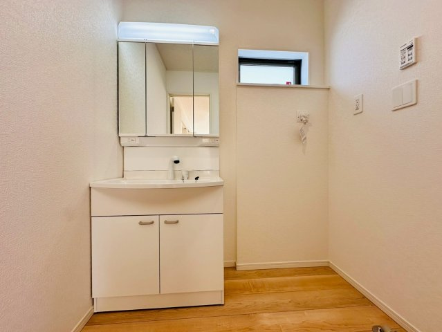 ♥♥宜野座村漢那第2-4号棟（全４棟）の独立洗面台