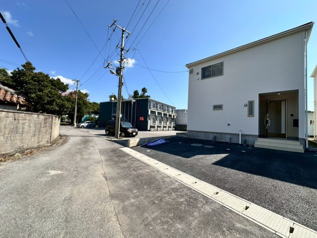 ♥♥宜野座村漢那第2-4号棟（全４棟）の前面道路含む現地写真