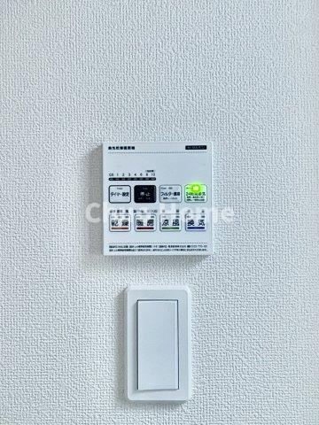 江戸川区南篠崎町1丁目新築分譲住宅の冷暖房・空調設備|【浴室乾燥機】暖房・冷風・換気・乾燥が可能です。毎日を快適に過ごせるうれしい機能が揃っています。雨の日の洗濯物も安心です。