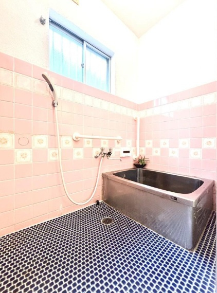 神戸市垂水区旭が丘1丁目の浴室|小窓からの換気もでき湿気対策も可能です！