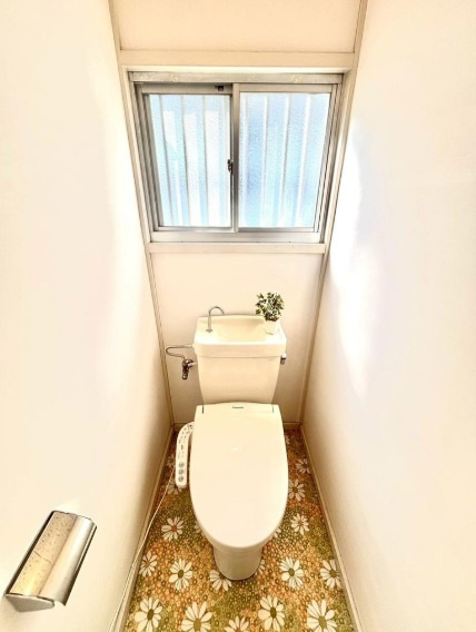 神戸市垂水区旭が丘1丁目のトイレ|各階にトイレがあると、来客時にも気兼ねなく使うことができます！