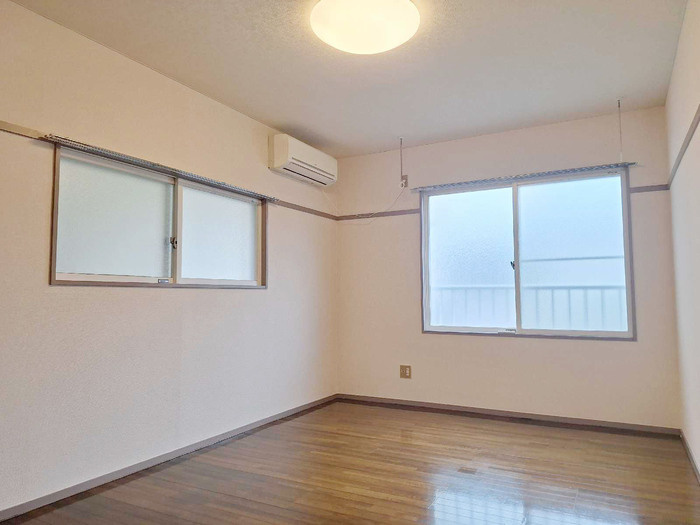 ホワイトコート前九年　Ｂの居間・リビング