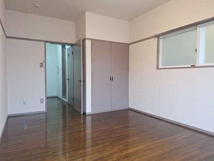 ホワイトコート前九年　Ｂの居間・リビング