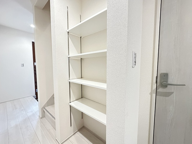 【収納】 | 清瀬市下宿2丁目　新築一戸建住宅　全19棟　(志木本店) | 収納に便利な廊下収納スペース