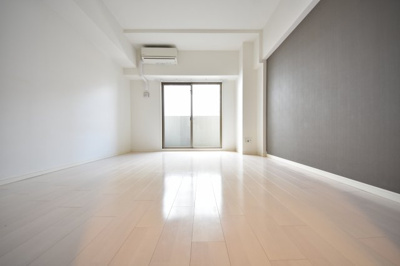 【居間・リビング】 | レジデンス三宮東グルーブ | 別号室の写真です。参考までご参照くださいませ。