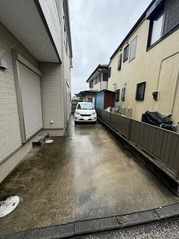 岡村戸建の駐車場