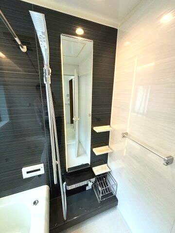 岡村戸建の浴室