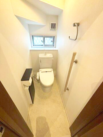 岡村戸建のトイレ