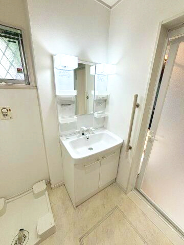 岡村戸建の洗面所