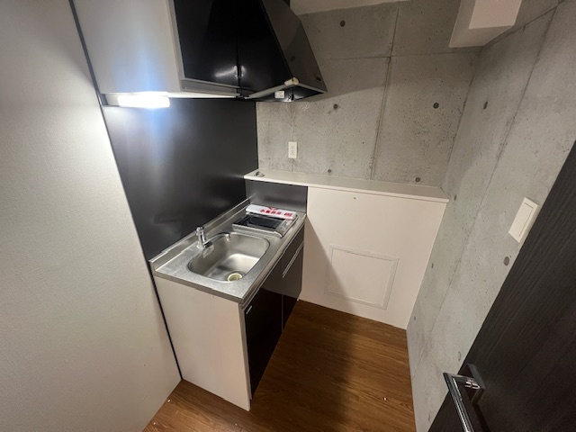 Forensic Square Tokyo bldgのキッチン